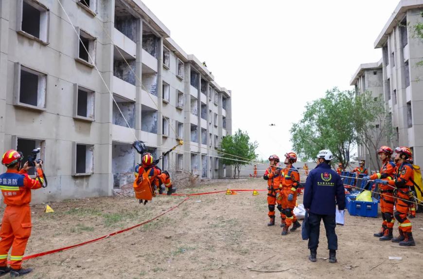 使命召喚·齊魯?shù)Z劍2025”地震災(zāi)害救援跨區(qū)域?qū)崙?zhàn)拉動(dòng)演練 使命召喚·齊魯?shù)Z劍2025”地震災(zāi)害救援跨區(qū)域?qū)崙?zhàn)拉動(dòng)演練